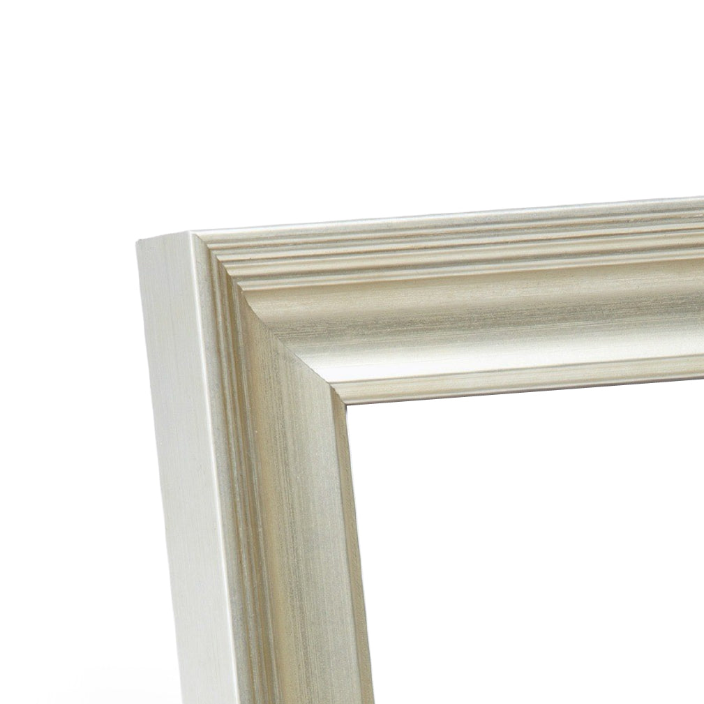 Silver Contemporary Medium Width Table Top Frame
