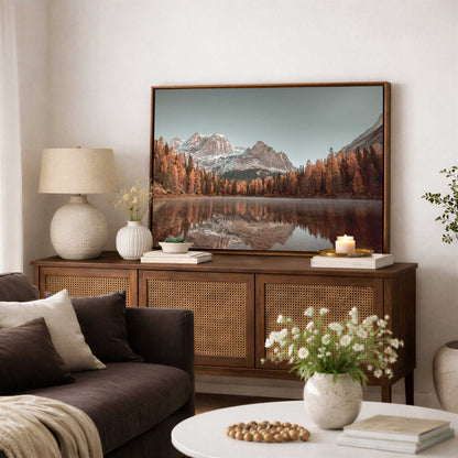 [LIFESTYLE], Picture of art in a room