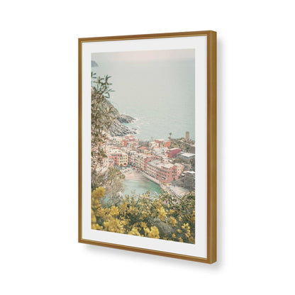[Color:Polished Gold], Picture of art in a Polished Gold frame of the corner