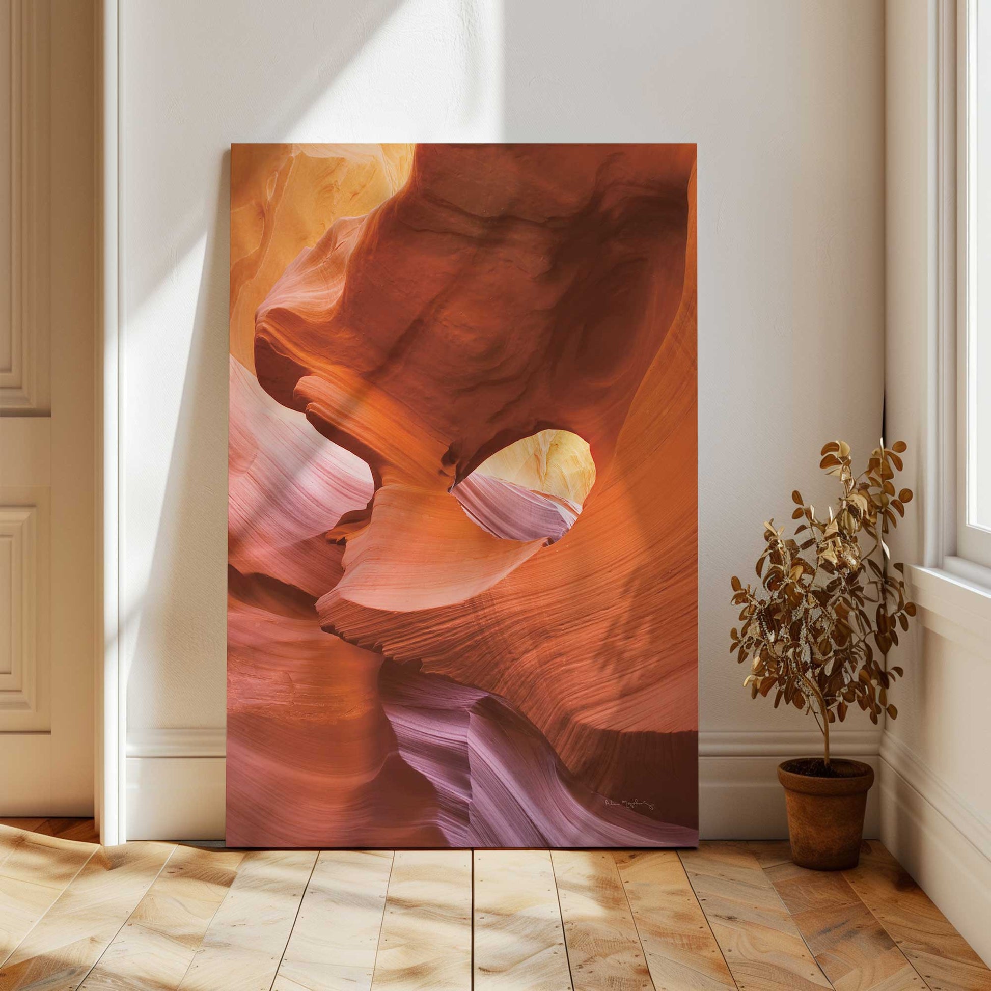 [LIFESTYLE], Picture of art in a room