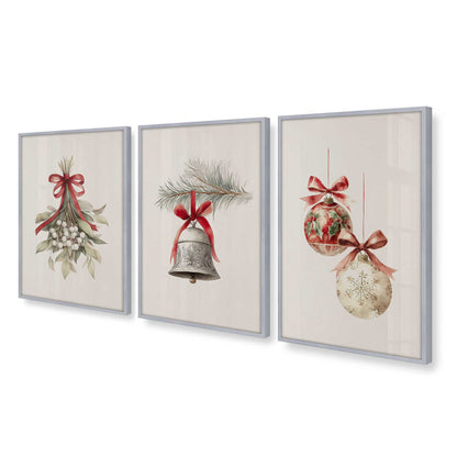 [Color:Polished Chrome], Picture of art in a Polished Chrome frame at an angle