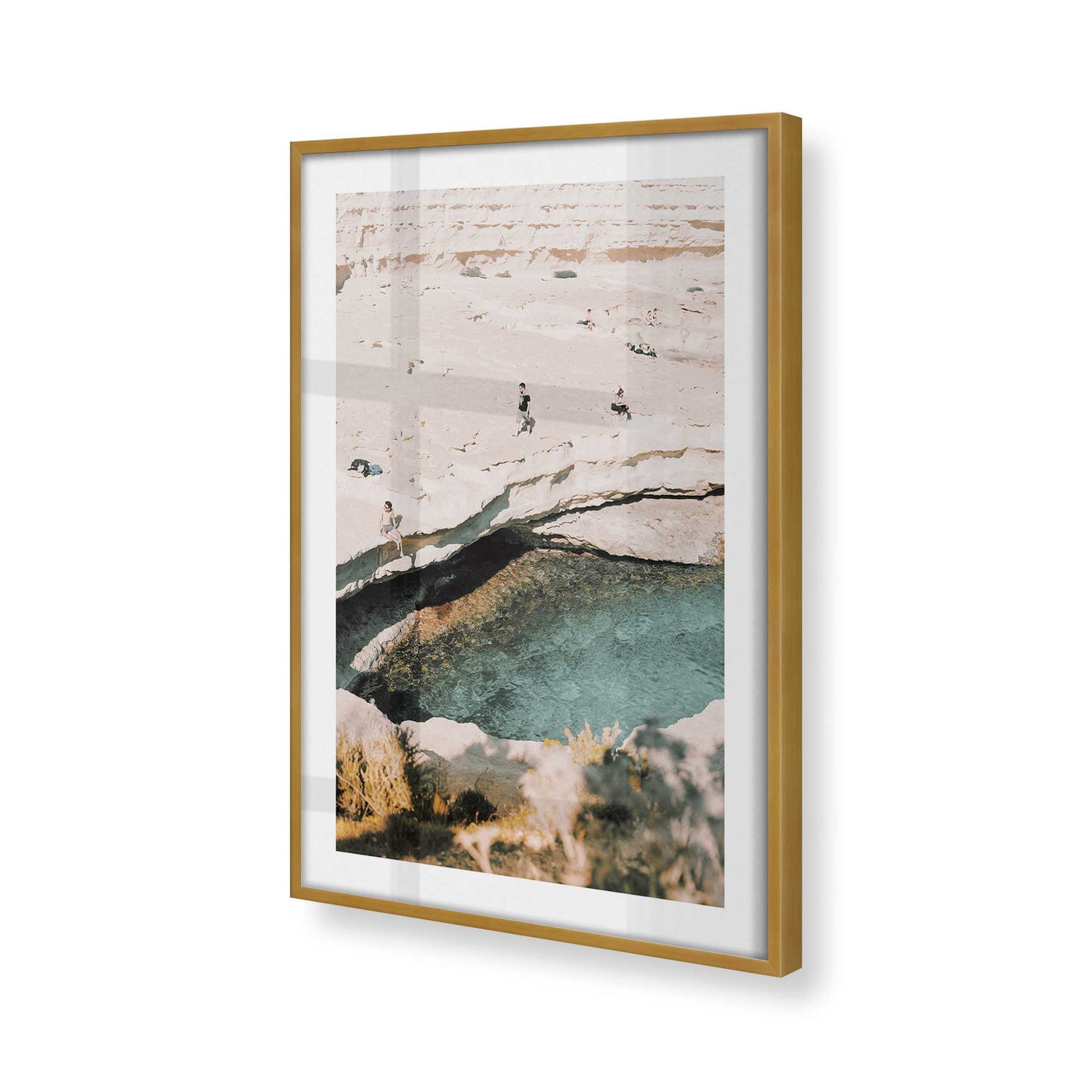 [Color:Polished Gold] Picture of art in a Polished Gold frame of the corner