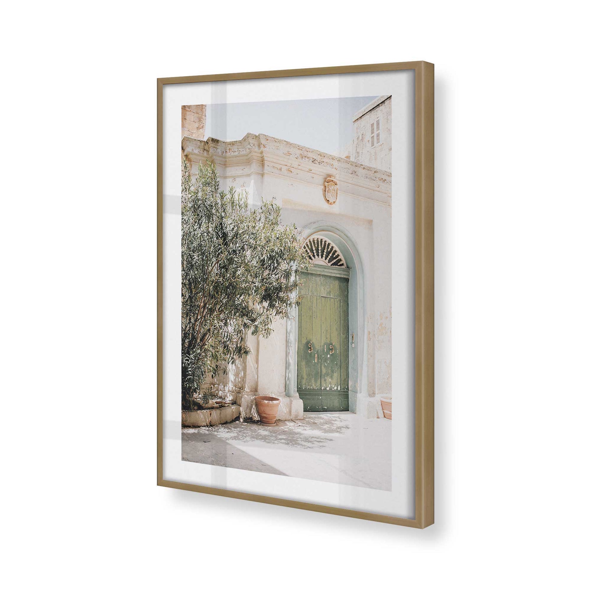 [Color:Brushed Gold] Picture of art in a Brushed Gold frame of the corner