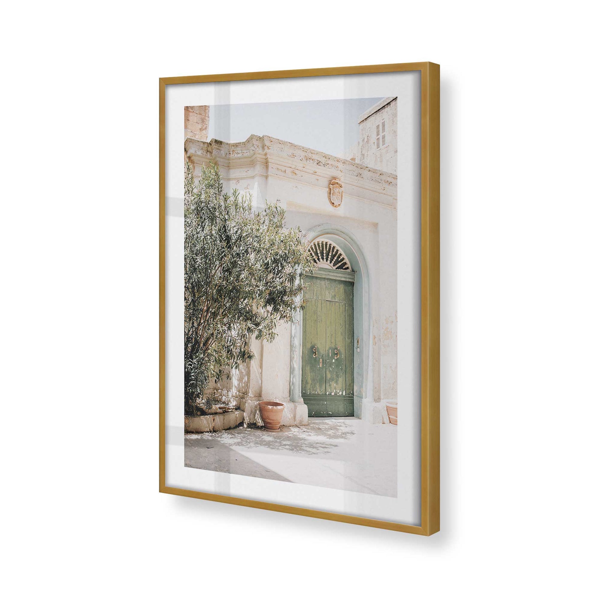 [Color:Polished Gold] Picture of art in a Polished Gold frame of the corner