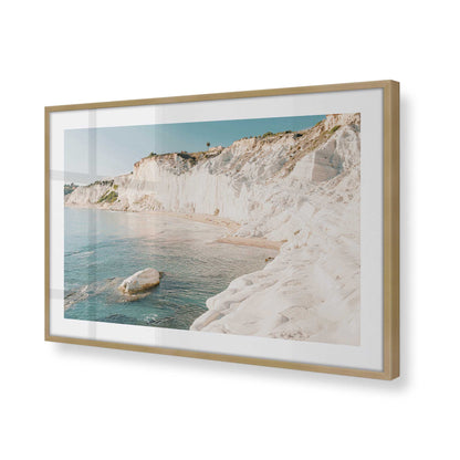 [Color:Brushed Gold] Picture of art in a Brushed Gold frame of the corner