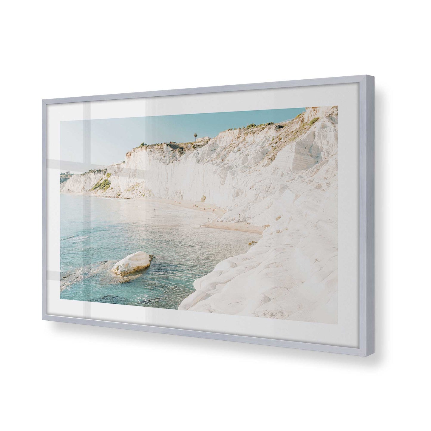 [Color:Polished Chrome] Picture of art in a Polished Chrome frame of the corner