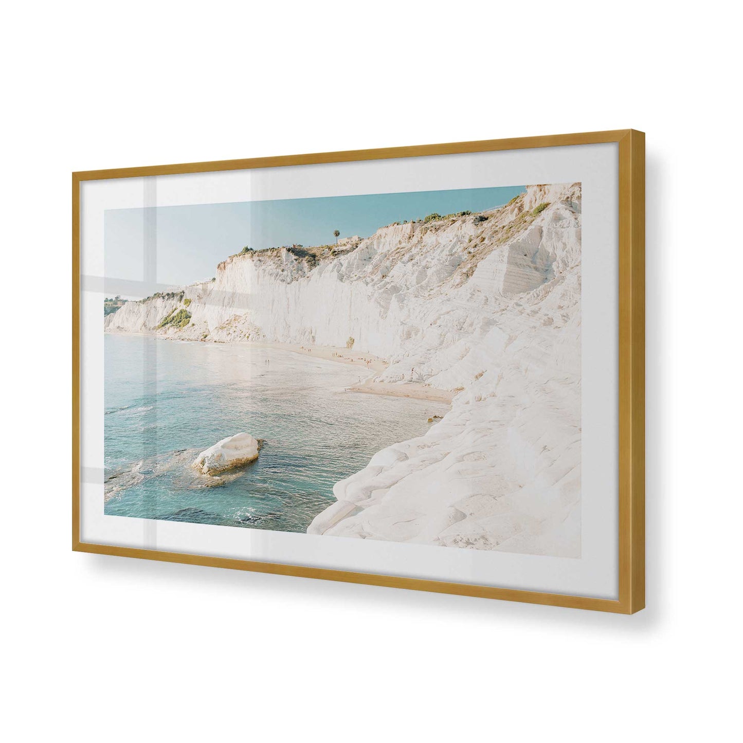 [Color:Polished Gold] Picture of art in a Polished Gold frame of the corner