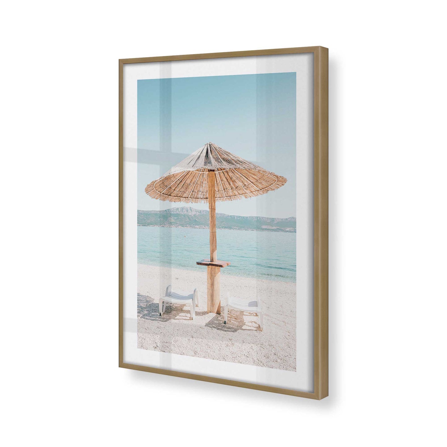 [Color:Brushed Gold] Picture of art in a Brushed Gold frame of the corner