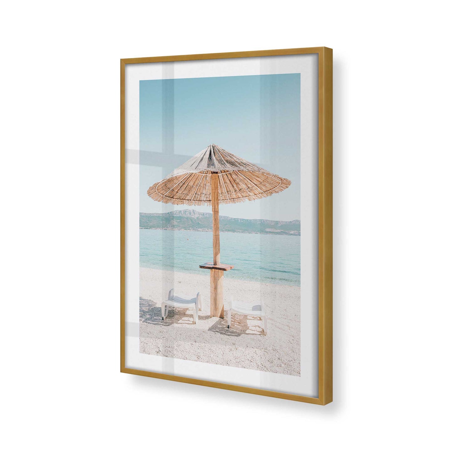 [Color:Polished Gold] Picture of art in a Polished Gold frame of the corner