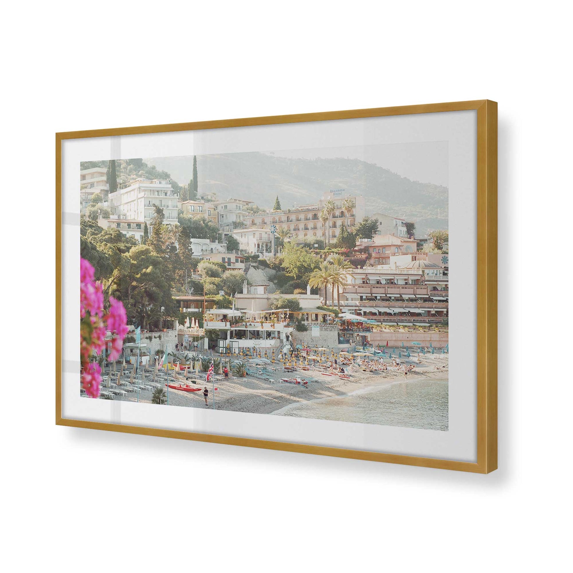 [Color:Polished Gold] Picture of art in a Polished Gold frame of the corner