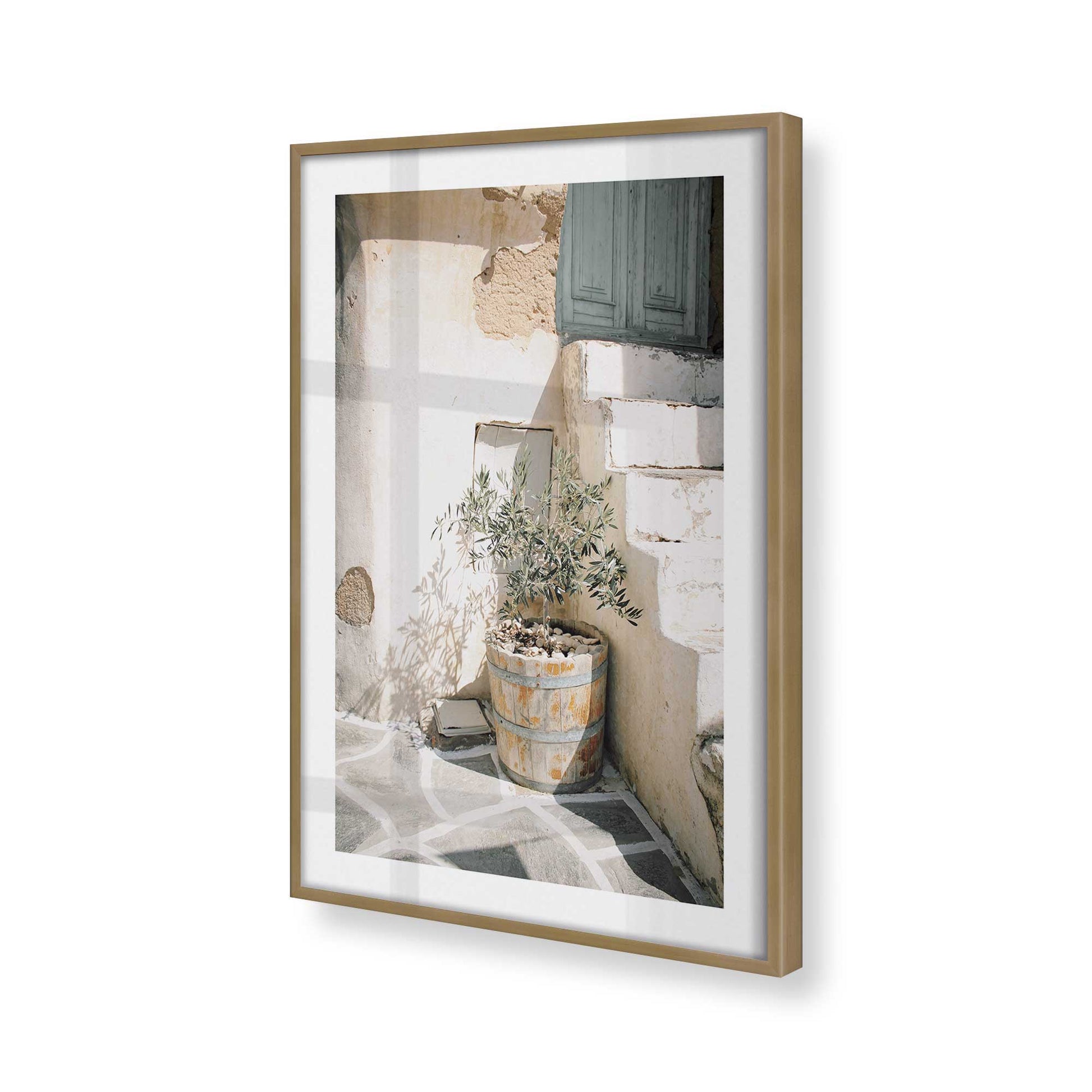 [Color:Brushed Gold] Picture of art in a Brushed Gold frame of the corner