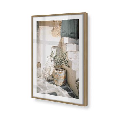 [Color:Brushed Gold] Picture of art in a Brushed Gold frame of the corner