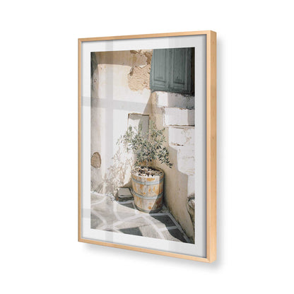 [Color:Raw Maple] Picture of art in a Raw Maple frame of the corner