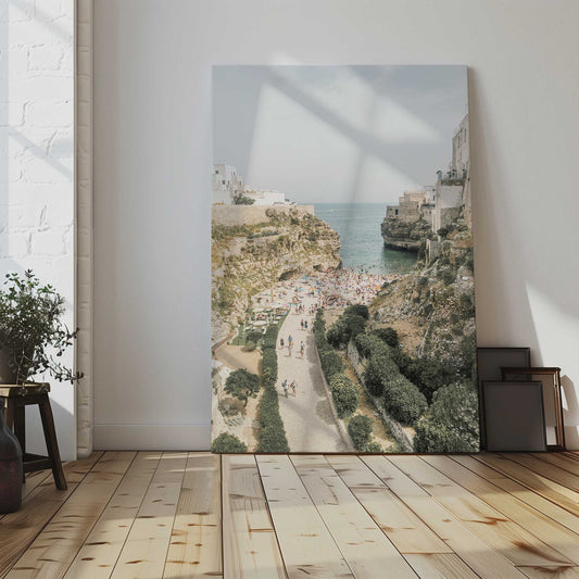 [LIFESTYLE], Picture of art in a room