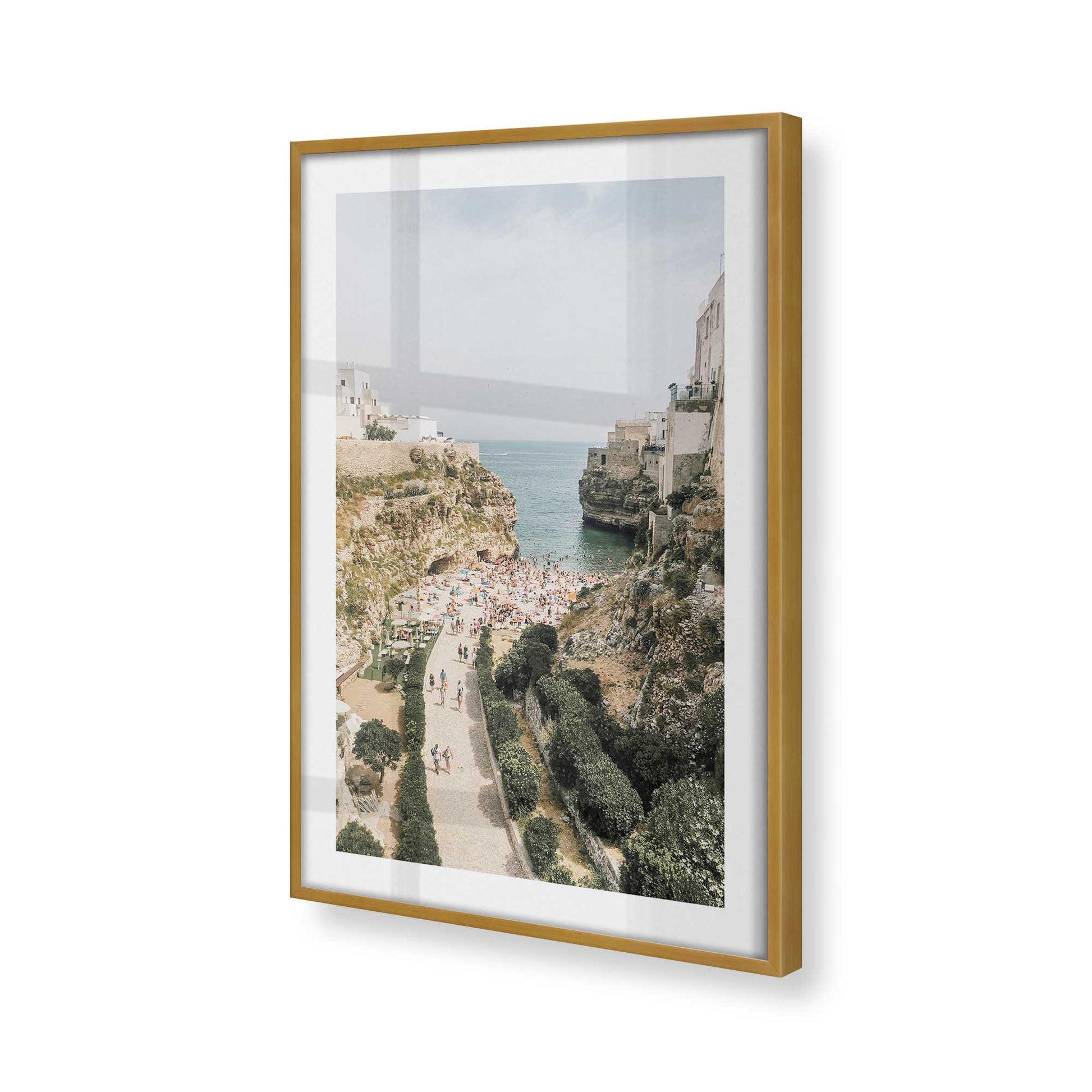 [Color:Polished Gold] Picture of art in a Polished Gold frame of the corner