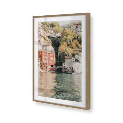 [Color:Brushed Gold] Picture of art in a Brushed Gold frame of the corner