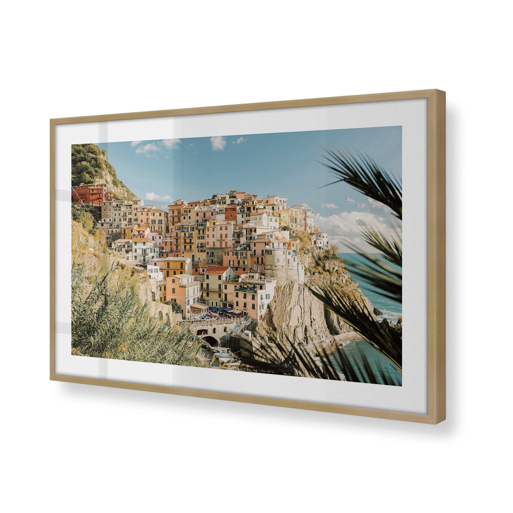 [Color:Brushed Gold] Picture of art in a Brushed Gold frame of the corner