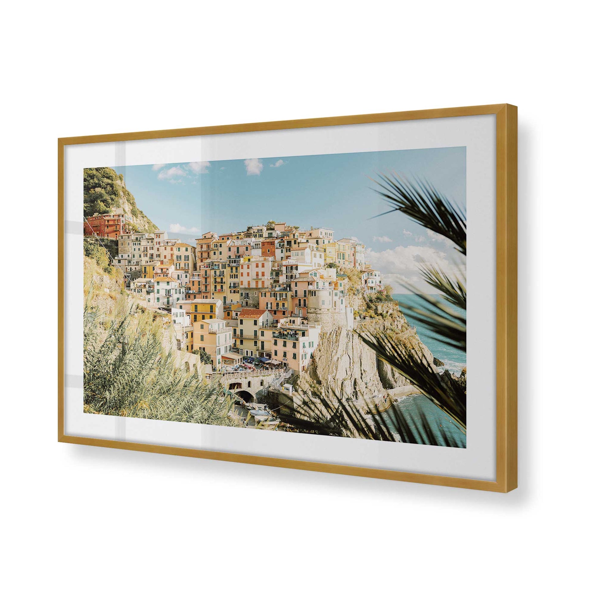 [Color:Polished Gold] Picture of art in a Polished Gold frame of the corner