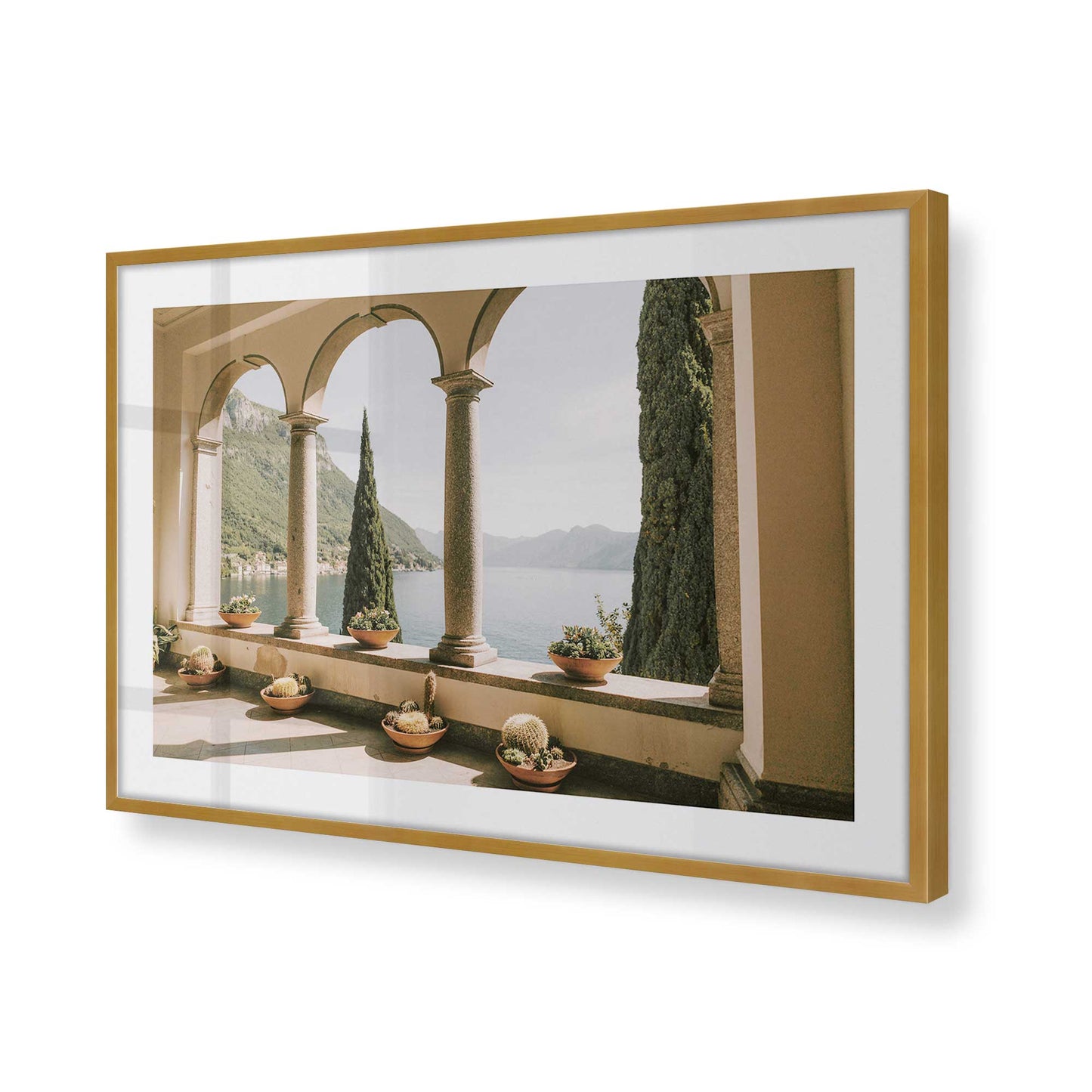 [Color:Polished Gold] Picture of art in a Polished Gold frame of the corner