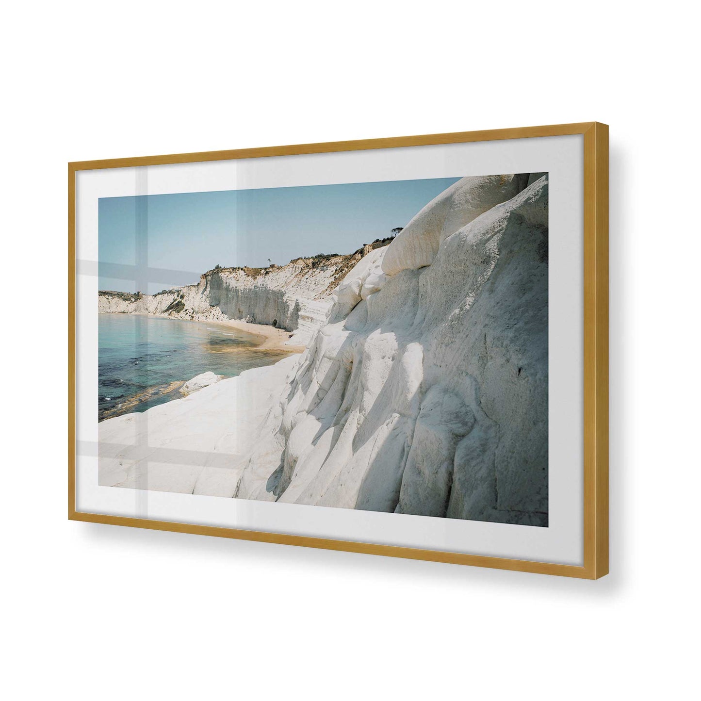 [Color:Polished Gold] Picture of art in a Polished Gold frame of the corner