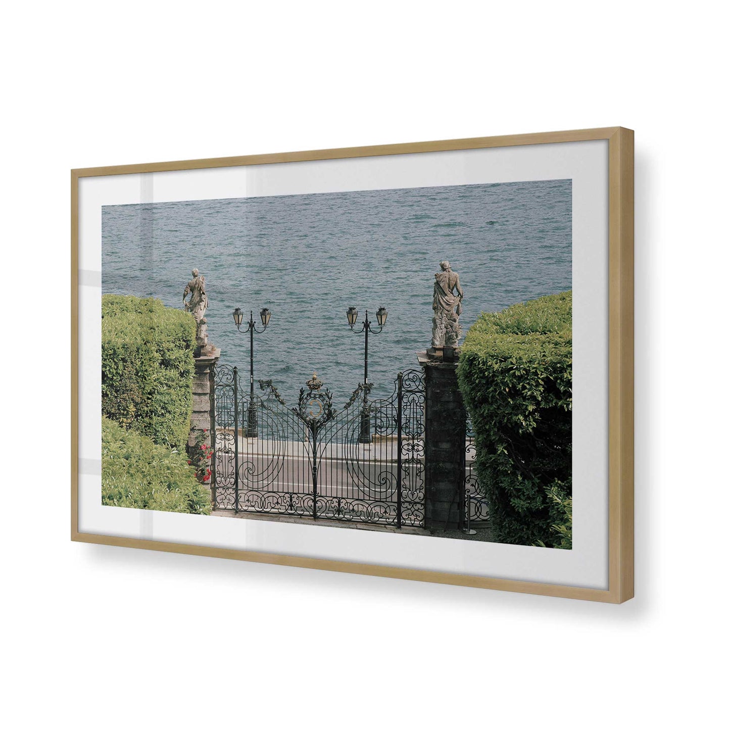 [Color:Brushed Gold] Picture of art in a Brushed Gold frame of the corner