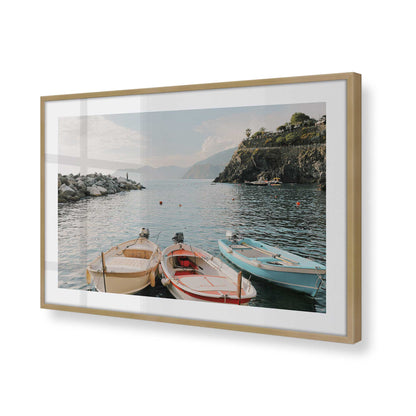 [Color:Brushed Gold] Picture of art in a Brushed Gold frame of the corner