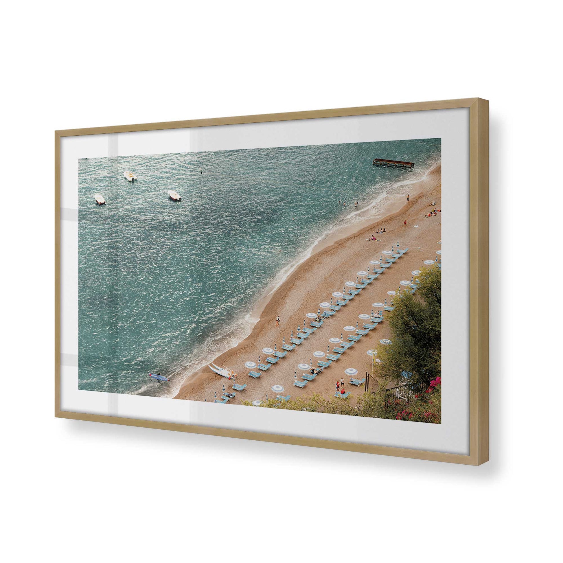 [Color:Brushed Gold] Picture of art in a Brushed Gold frame of the corner