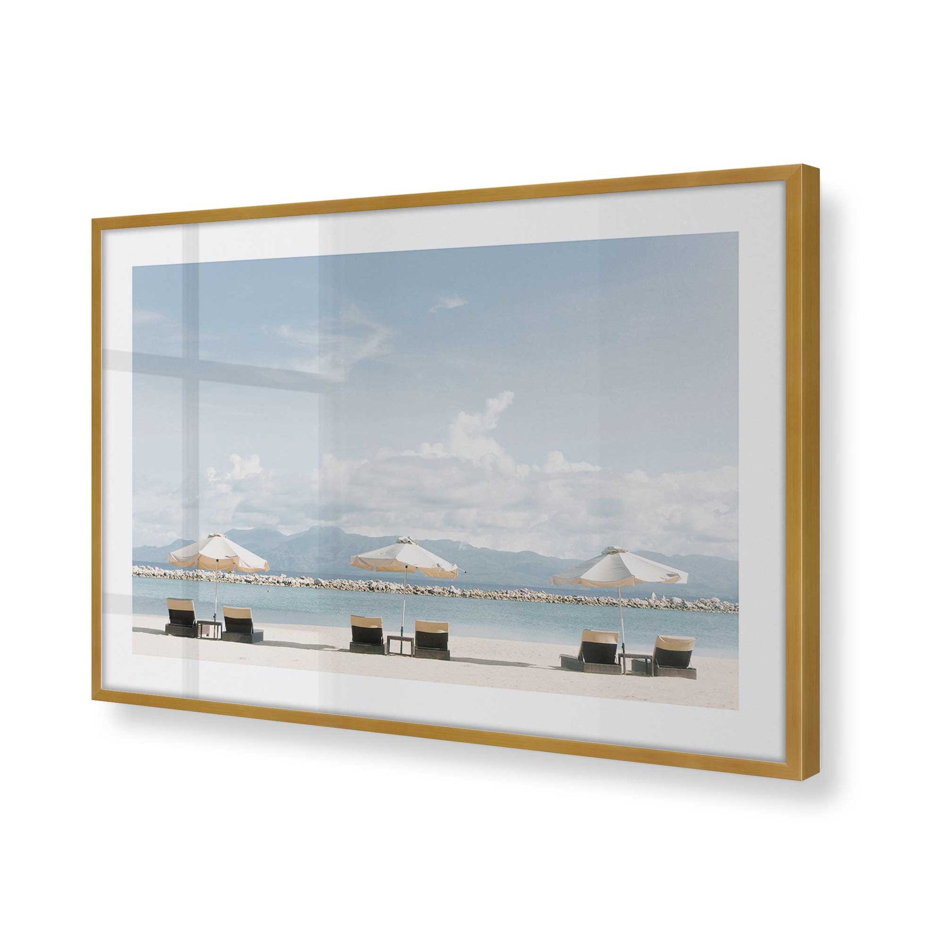 [Color:Polished Gold] Picture of art in a Polished Gold frame of the corner