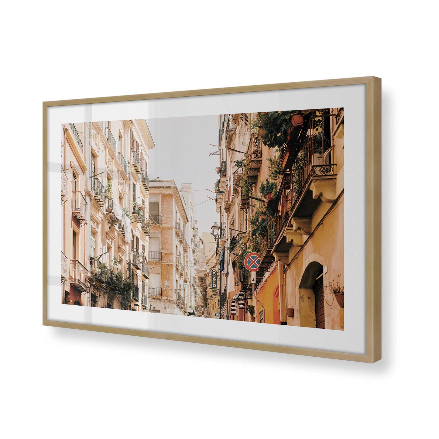 [Color:Brushed Gold] Picture of art in a Brushed Gold frame of the corner