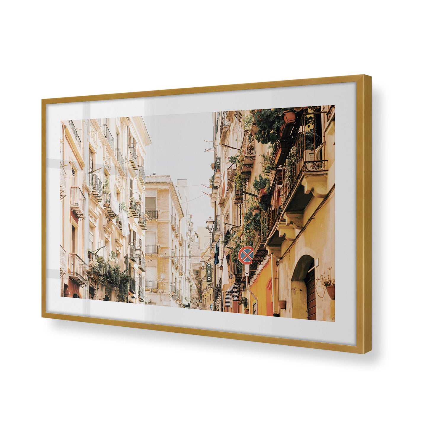 [Color:Polished Gold] Picture of art in a Polished Gold frame of the corner