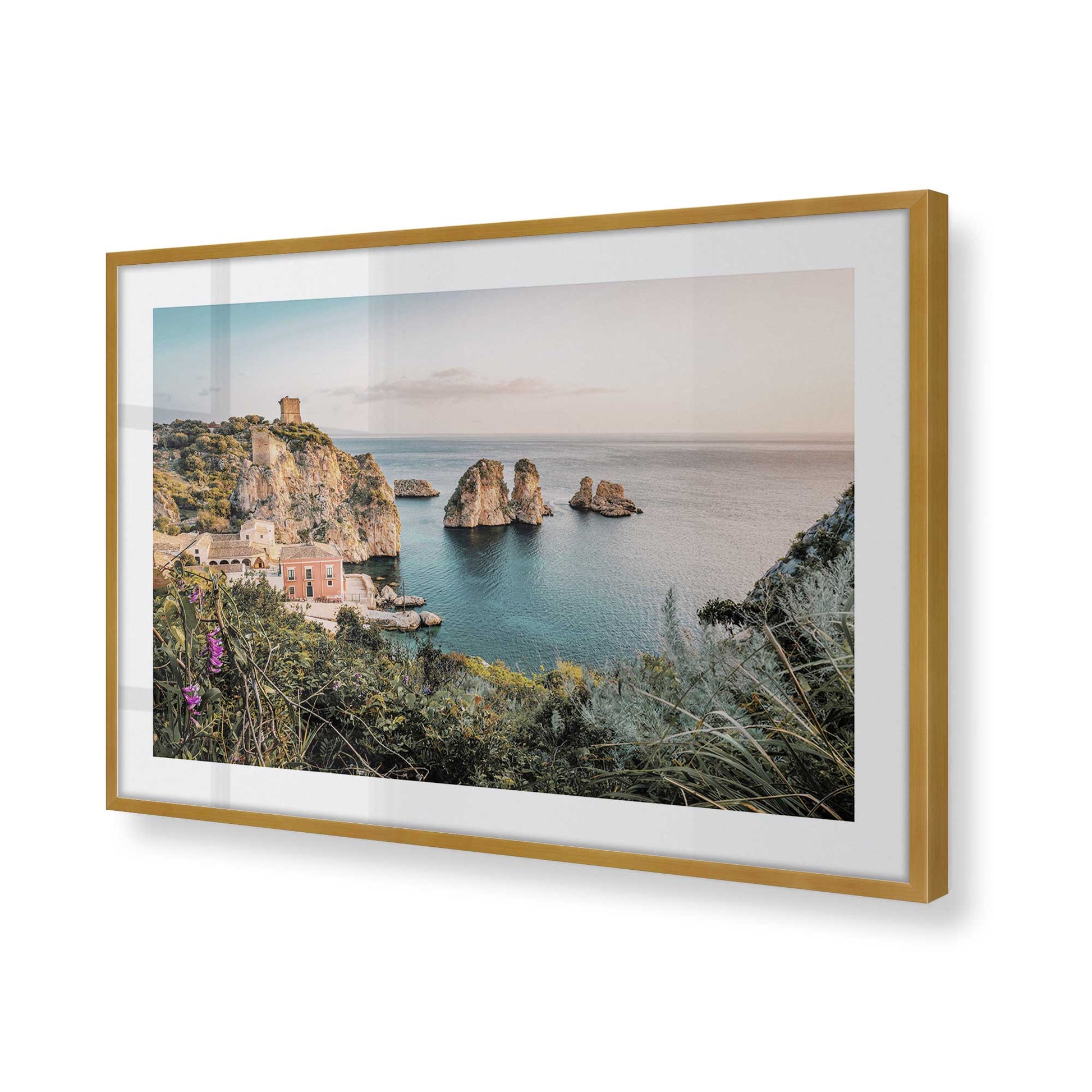 [Color:Polished Gold] Picture of art in a Polished Gold frame of the corner